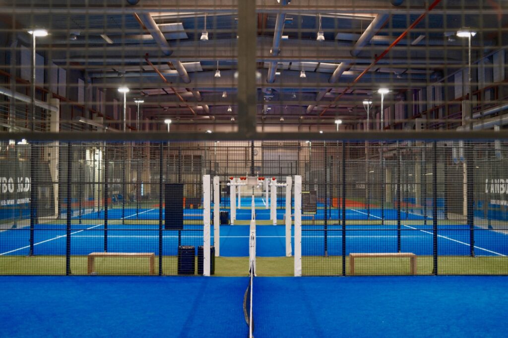 Indendørs padelcenter på Toldbodgade i Randers